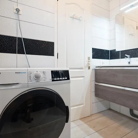 Marina Primavera Heated Pool Free Wifi * アデヘ